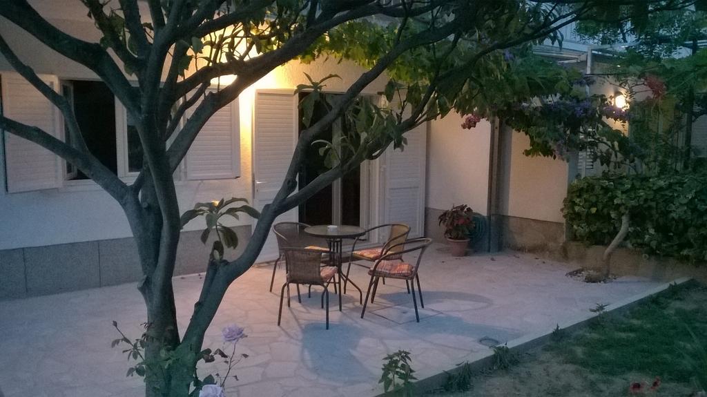 Apartment Andelka Omiš Exteriör bild